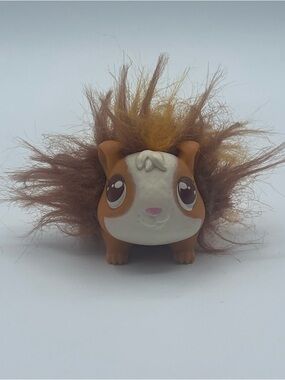 Little Live Pets Mama Surprise Guinea Pig Mini Figure